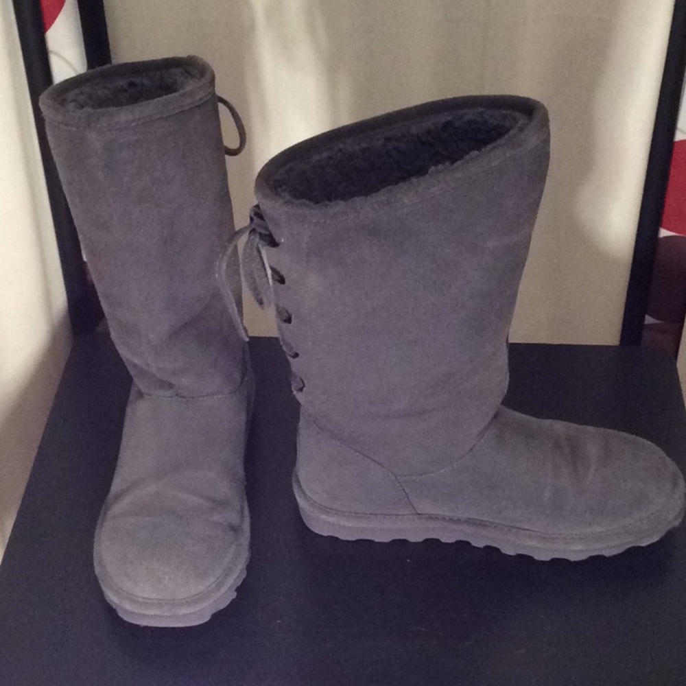 BearPaw Women's Suede and Sheepskin Boots - Size 7